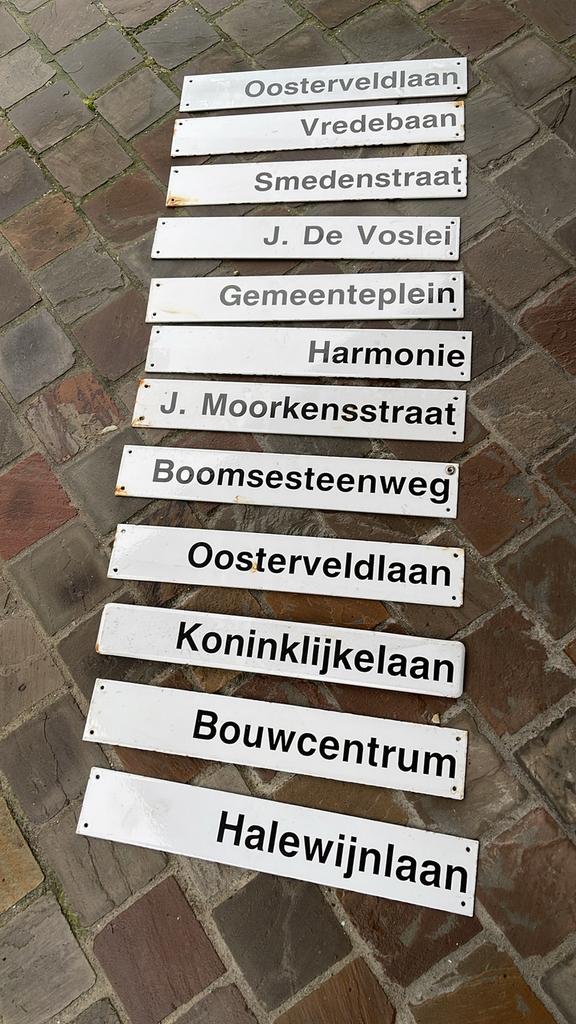 Emaille bordjes tram/ bushaltes in antwerpen., Huis en Inrichting, Ophalen of Verzenden, Zo goed als nieuw