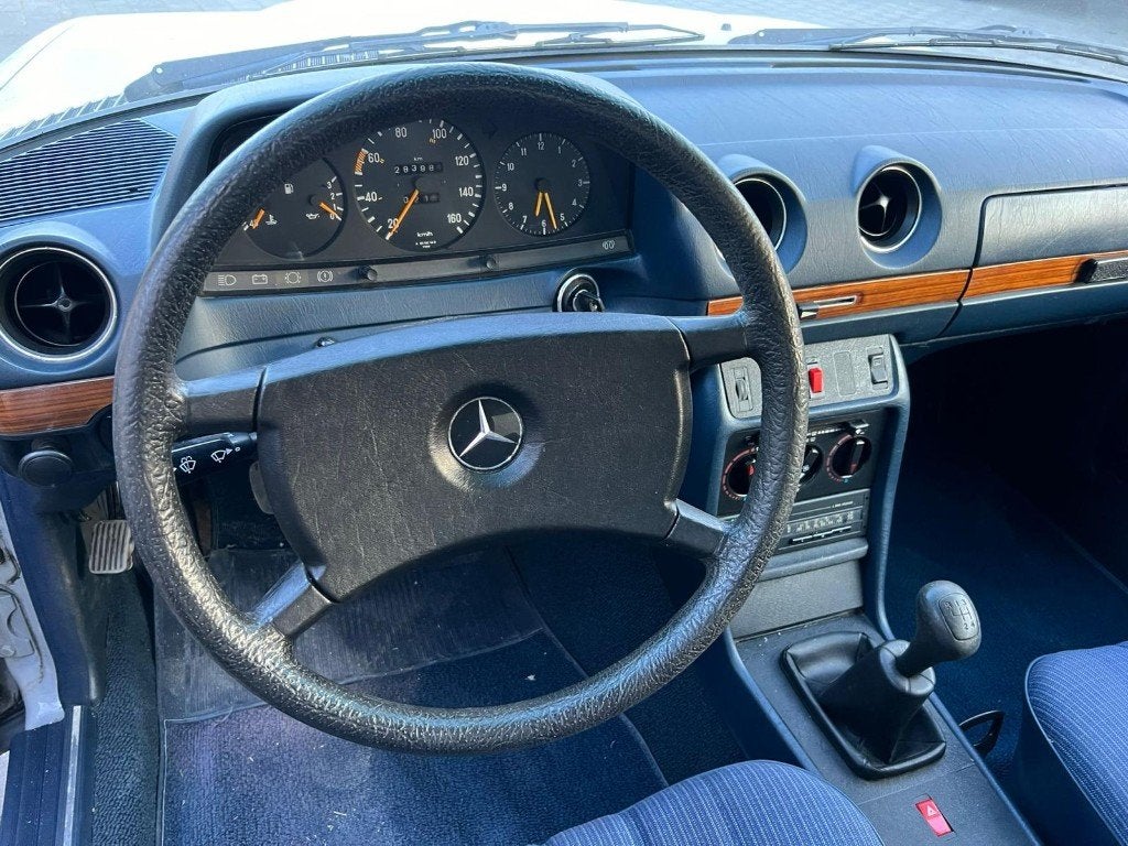 Mercedes W123 oldtimer lot 2x 240D/200D Belgische wagens, foto 5
