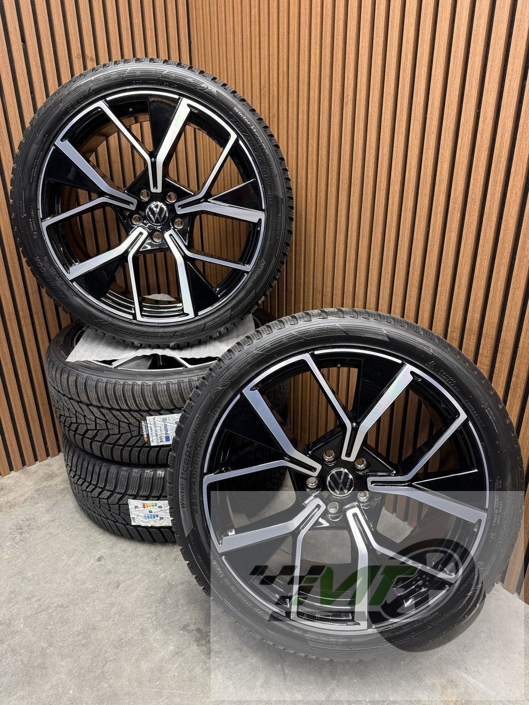 ️20" Vw Tiguan Tayron RLine LEEDS WINTER 255 40 York BTW OE, 255 mm, -, -, Banden en Velgen