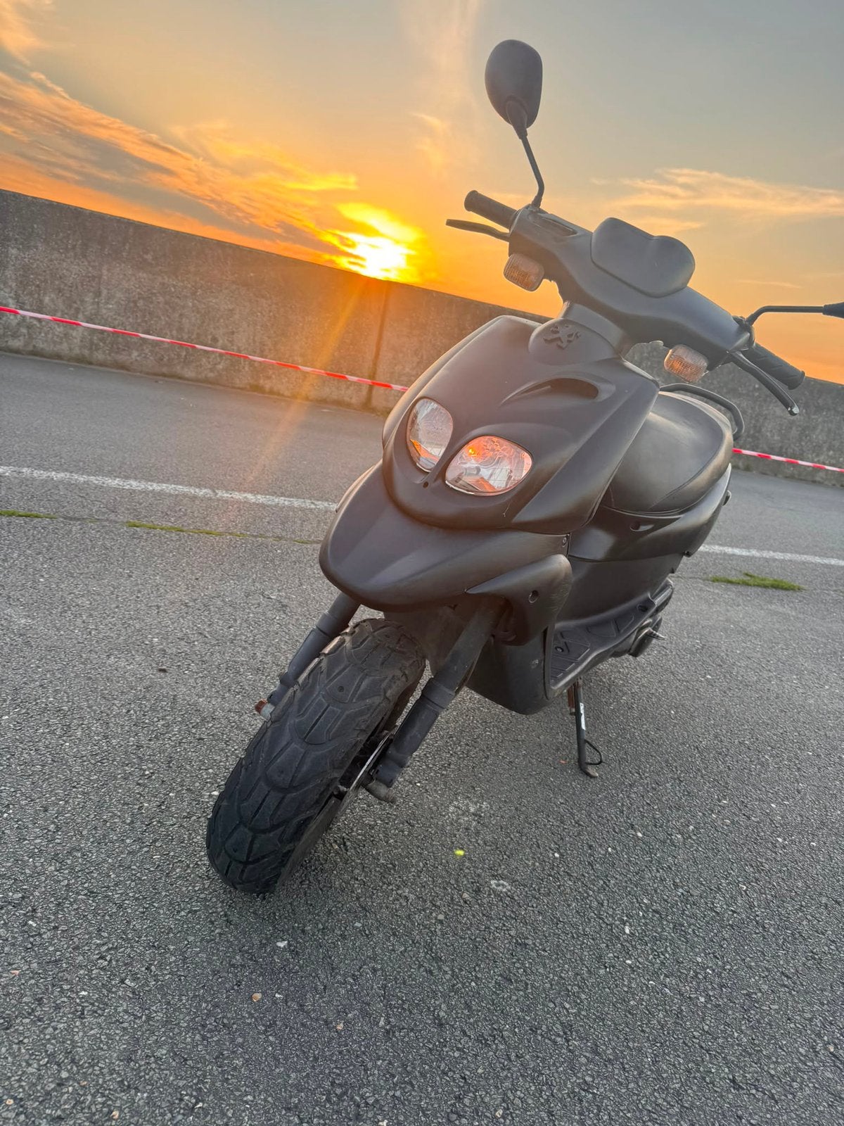 Peugoet Tkr 2takt 70cc, Vélos & Vélomoteurs, Scooters | Peugeot, Enlèvement