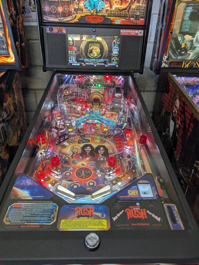 Flipper Rush pro, Enlèvement, Comme neuf, Stern