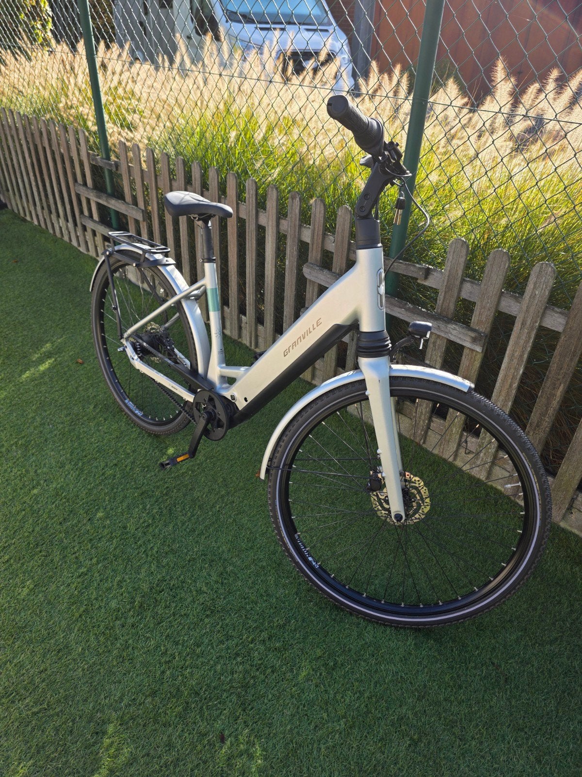 Vélo électrique Granville pour femmes avec entraînement par, Vélos & Vélomoteurs, 47 à 51 cm, Enlèvement ou Envoi, Comme neuf