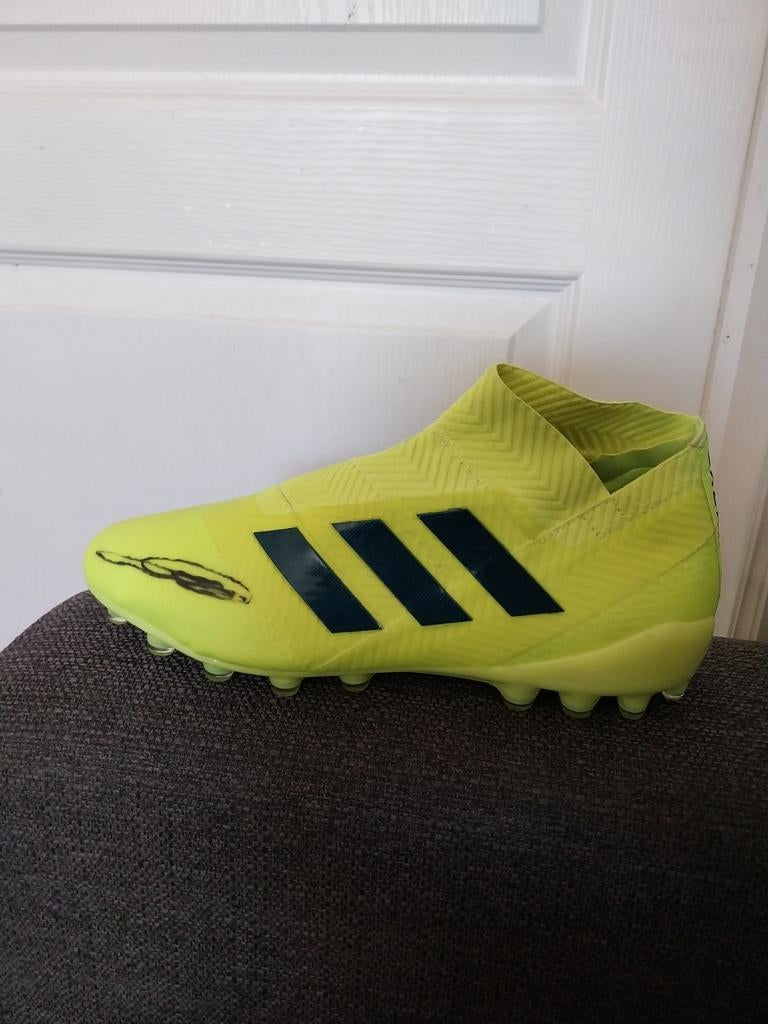 Zidane gesigneerde voetbalschoen., Sport en Fitness, Voetbal, Ophalen of Verzenden