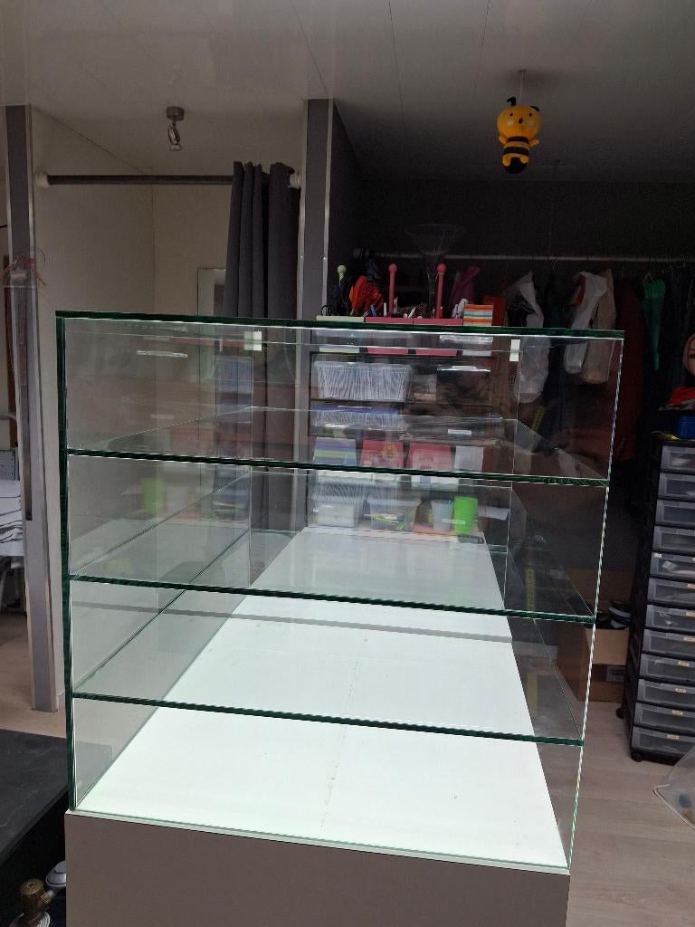 2 vitrines en verre, Ophalen, Nieuw, 50 tot 100 cm, Glas