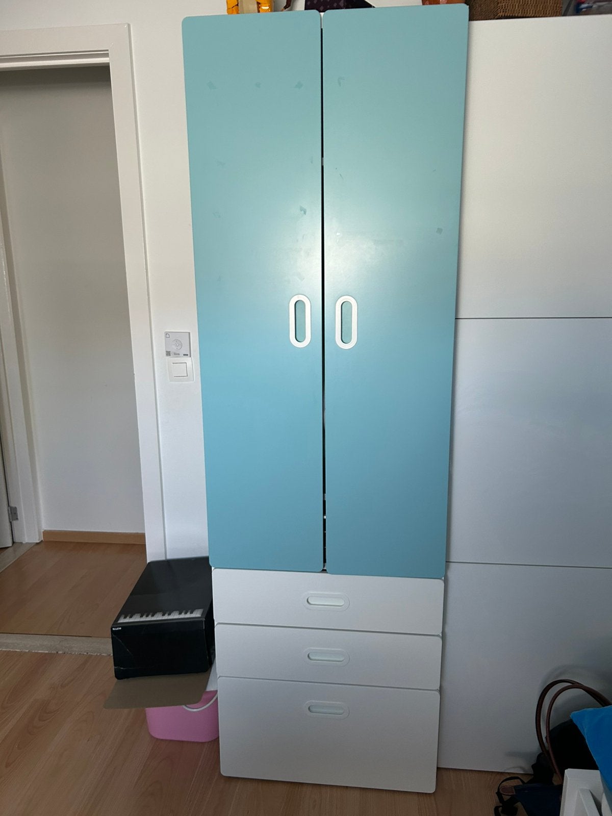 Armoire Ikea Smasstad, Enlèvement, Comme neuf