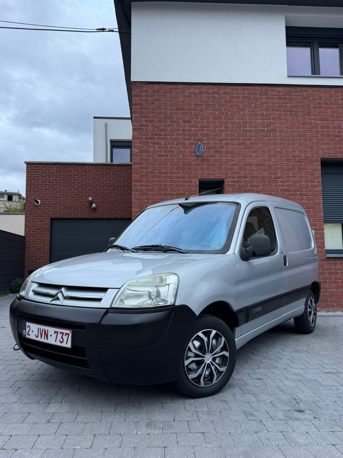 Citroen Berlingo 16HDI 151000km pret à immatriculé, Argent ou Gris, Achat, 1350 kg, 2 places