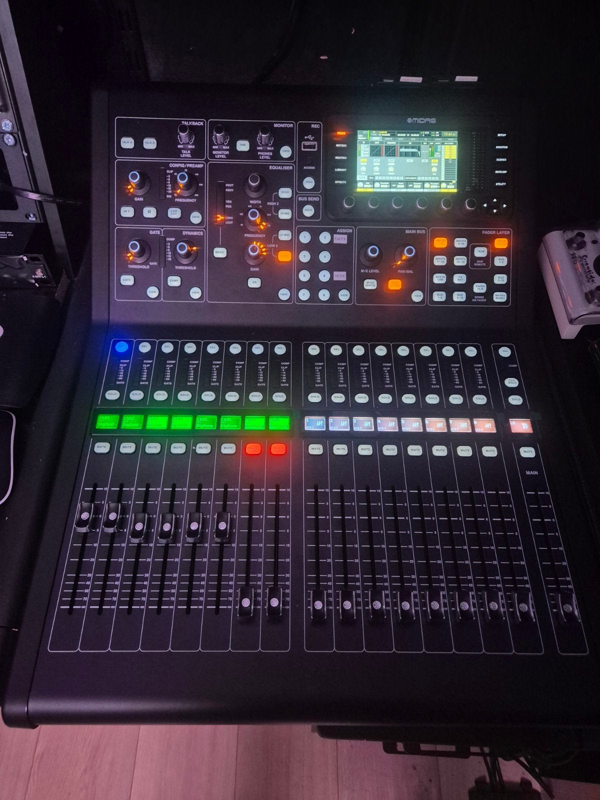 Midas M32R Live digital Mixer in nieuwstaat ! + Decksaver, Ophalen, Zo goed als nieuw, 20 kanalen of meer, Microfooningang