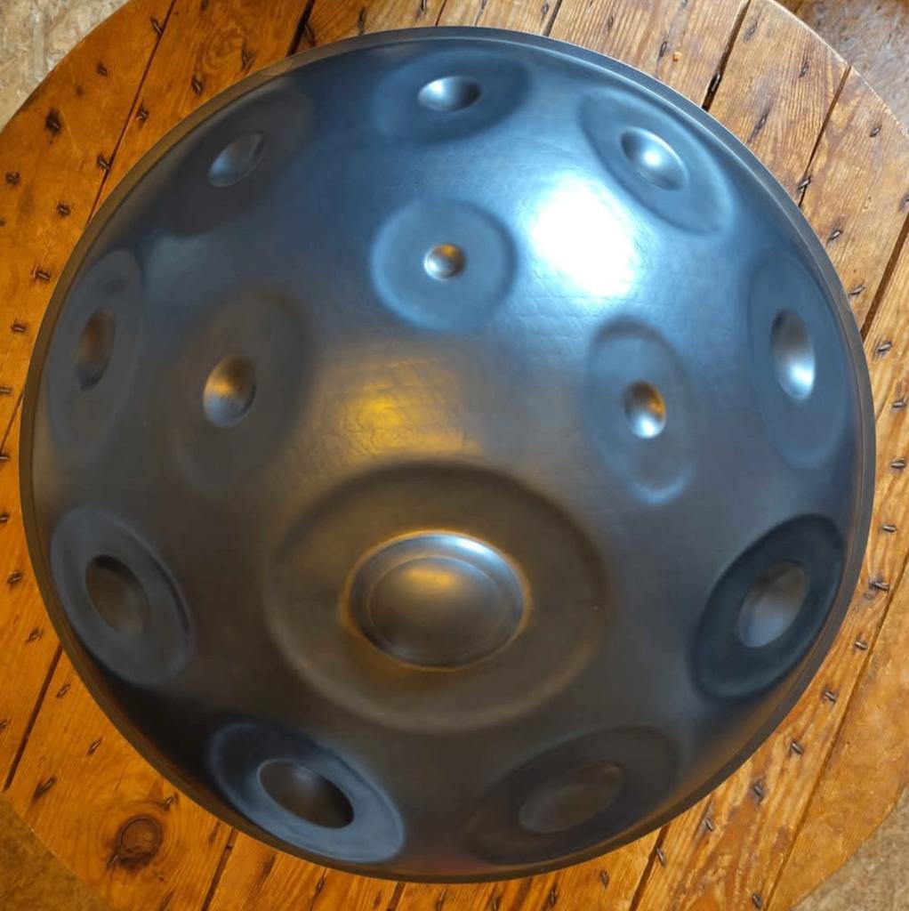 Handpan 22 notes Art Melodious - E Romanian Hijaz, Musique & Instruments, Percussions, Comme neuf, Percussion mélodique, Enlèvement ou Envoi