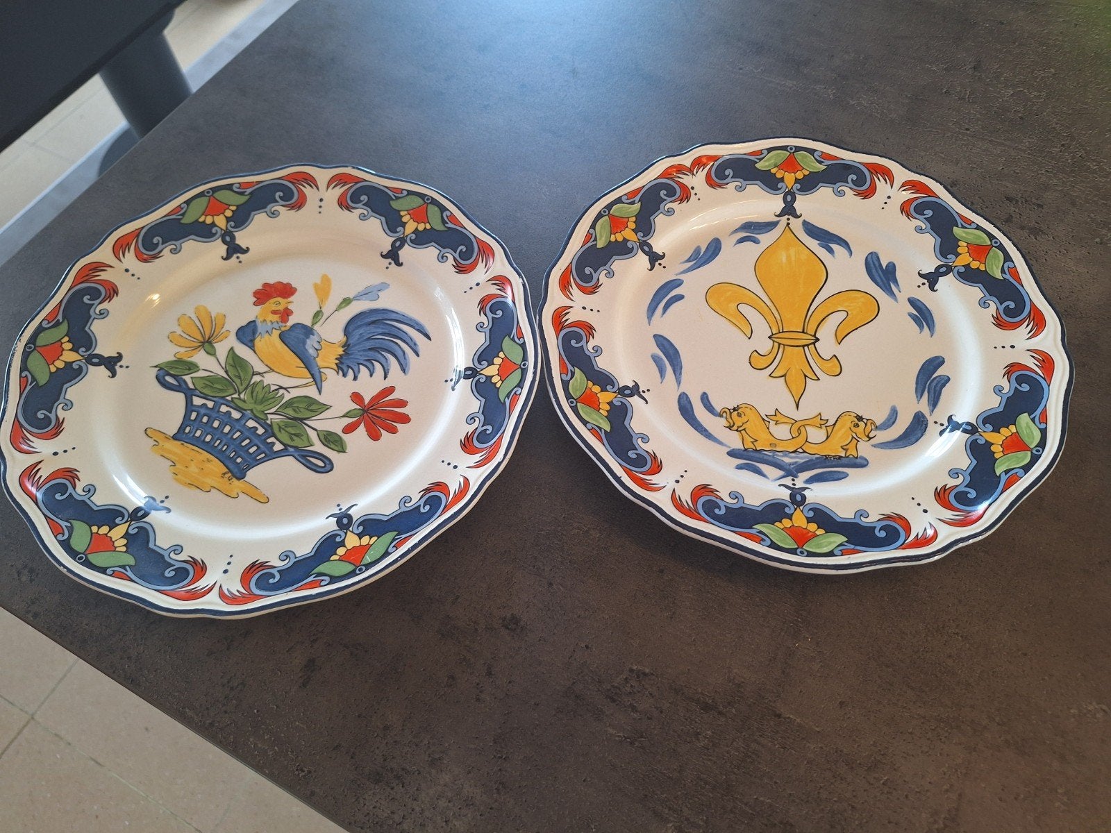 2 assiettes en faïence  collection Lille, Enlèvement ou Envoi