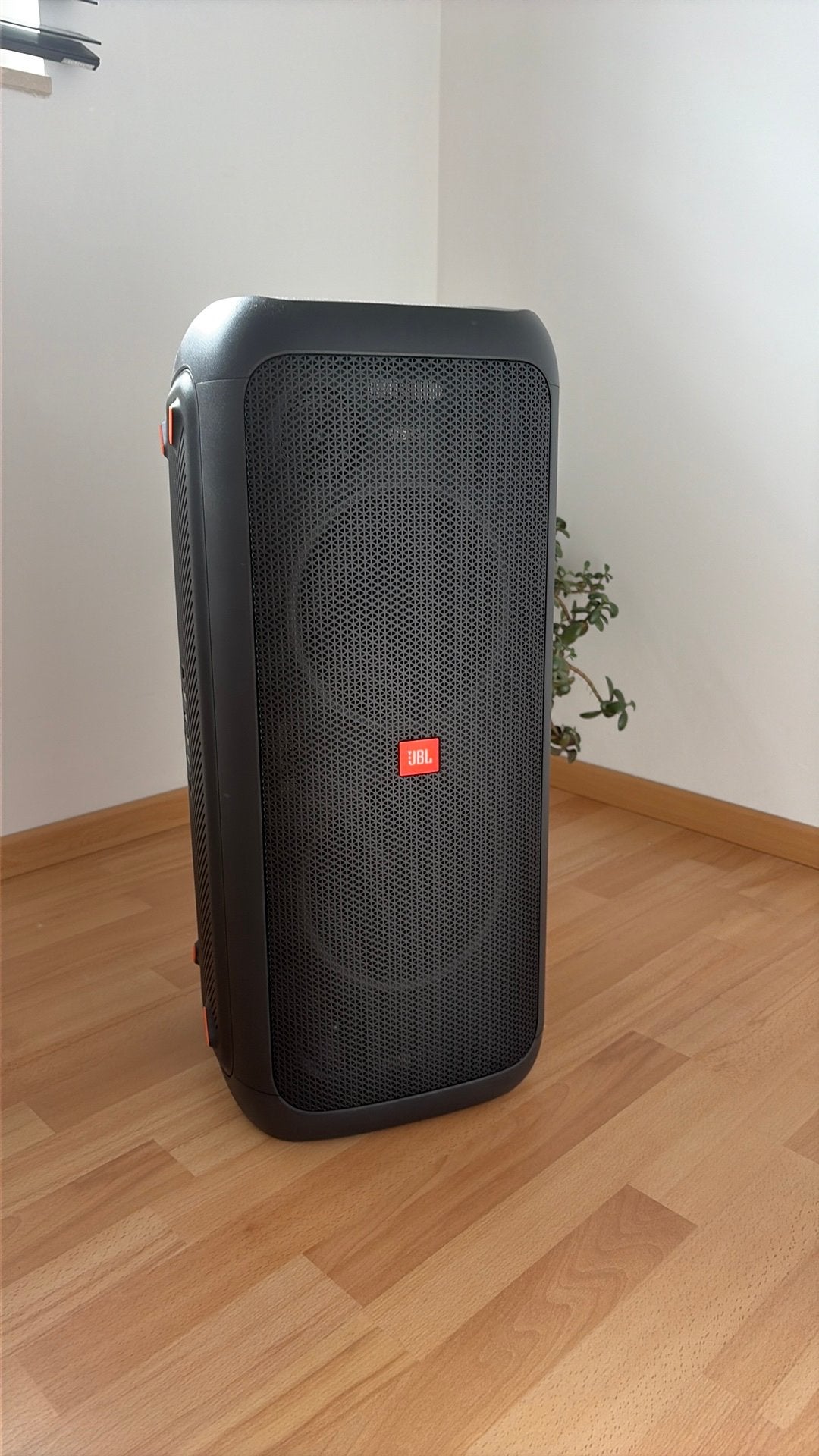 JBL PartyBox 300 (in zeer goede staat, incl laad/car kabel), Audio, Tv en Foto, Luidsprekerboxen, Ophalen, Gebruikt, Party speaker