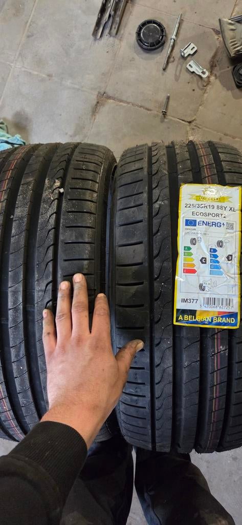 2x imperial nieuwe banden 225/35r19 88y xl ecosport 2, Enlèvement