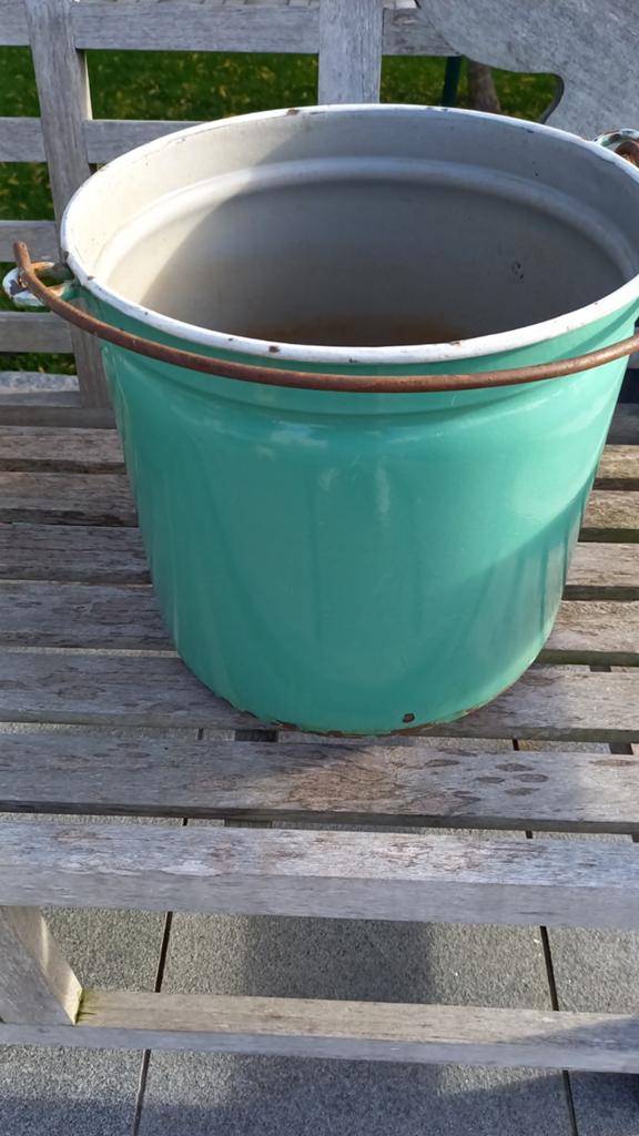 Oude Emailen ketel, Ophalen, Gebruikt