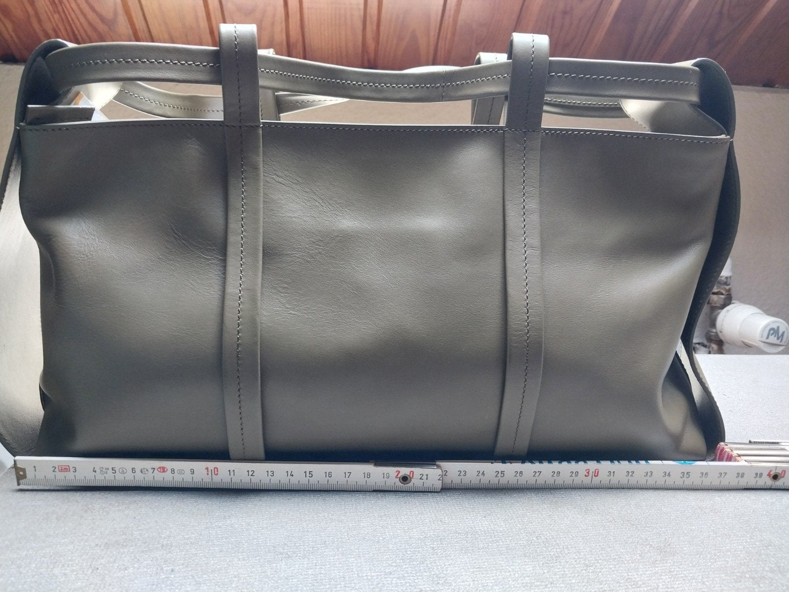 sac COS en cuir lisse kaki, Enlèvement ou Envoi, Neuf, Autres couleurs, Sac à main