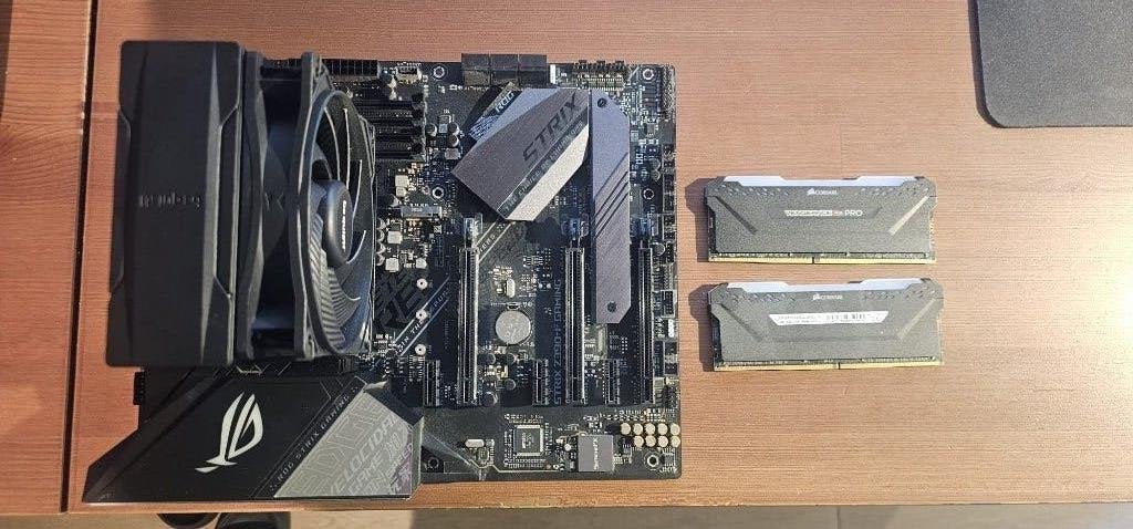 ROG STRIX Z390F - I7-9700K -  32GB 3600mhz, Computers en Software, 8-core, LGA 1151, I7-9700K, Ophalen of Verzenden
