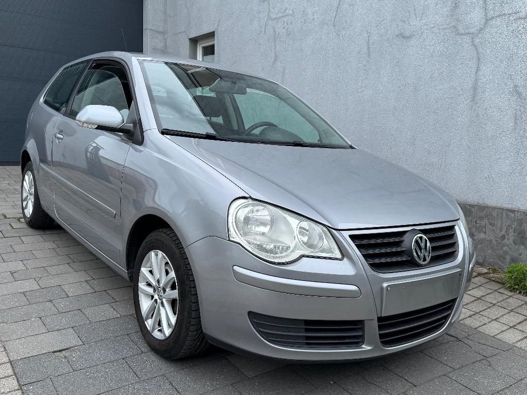 VW POLO 1.2i ESSENCE UNITED 2009 AVEC 117000 KM AIRCO, Argent ou Gris, Achat, Entreprise, Boîte manuelle