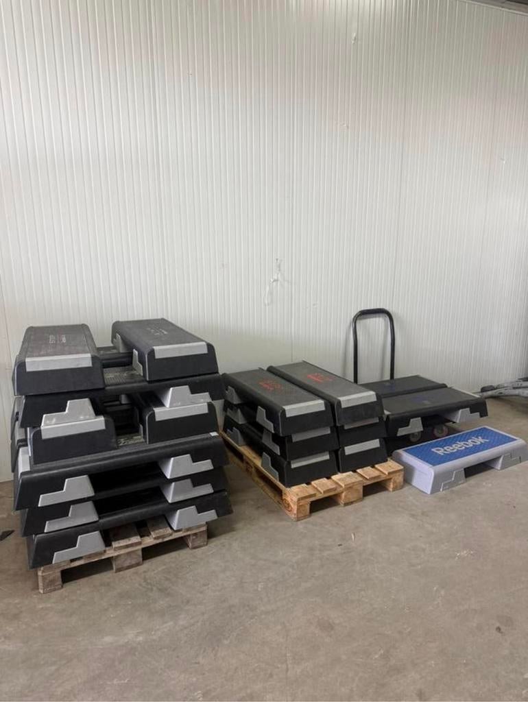 24 reebok steps / stepbanken / fitness / gym / groeples, Sport en Fitness, Ophalen, Gebruikt, Benen, Overige typen