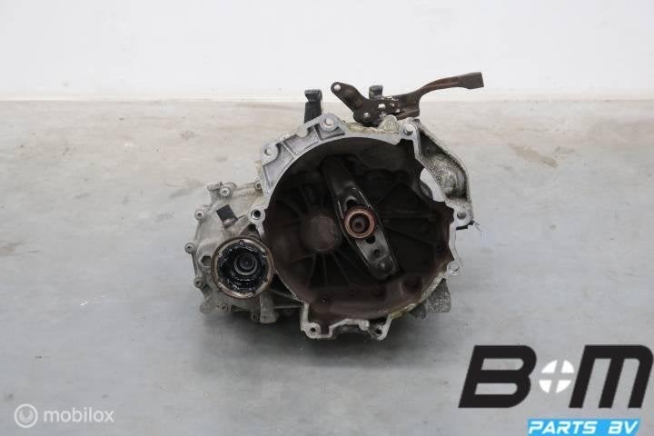 Versnellingsbak 5-bak GEU VW Polo 9N 02T300057K, Gebruikt