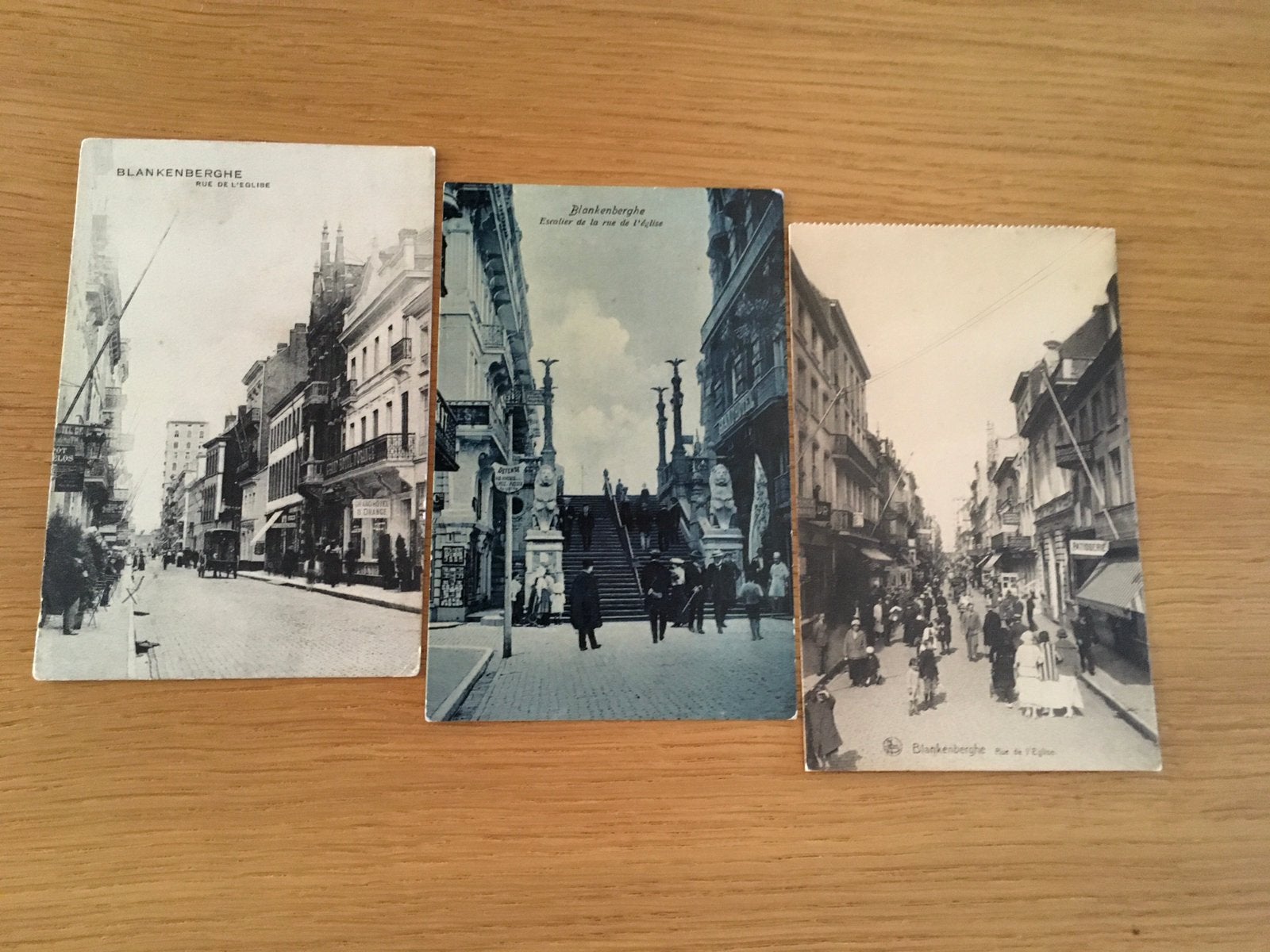 3 cartes postales Blankenberghe Rue de l'Eglise, Envoi
