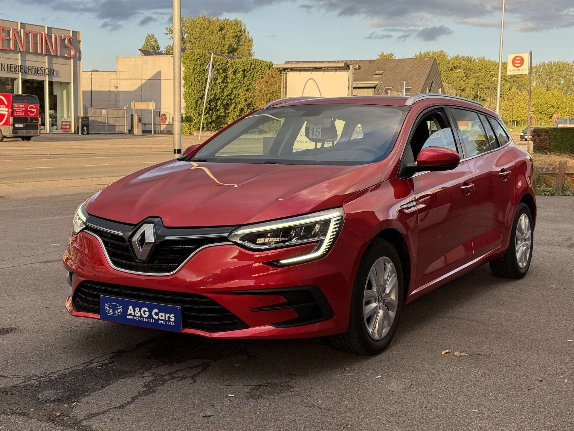 Renault Megane Mégane SW 1.0 TCe Corporate Edit. GPF (Fl.)(, Autos, Rouge, Achat, Euro 6, Entreprise