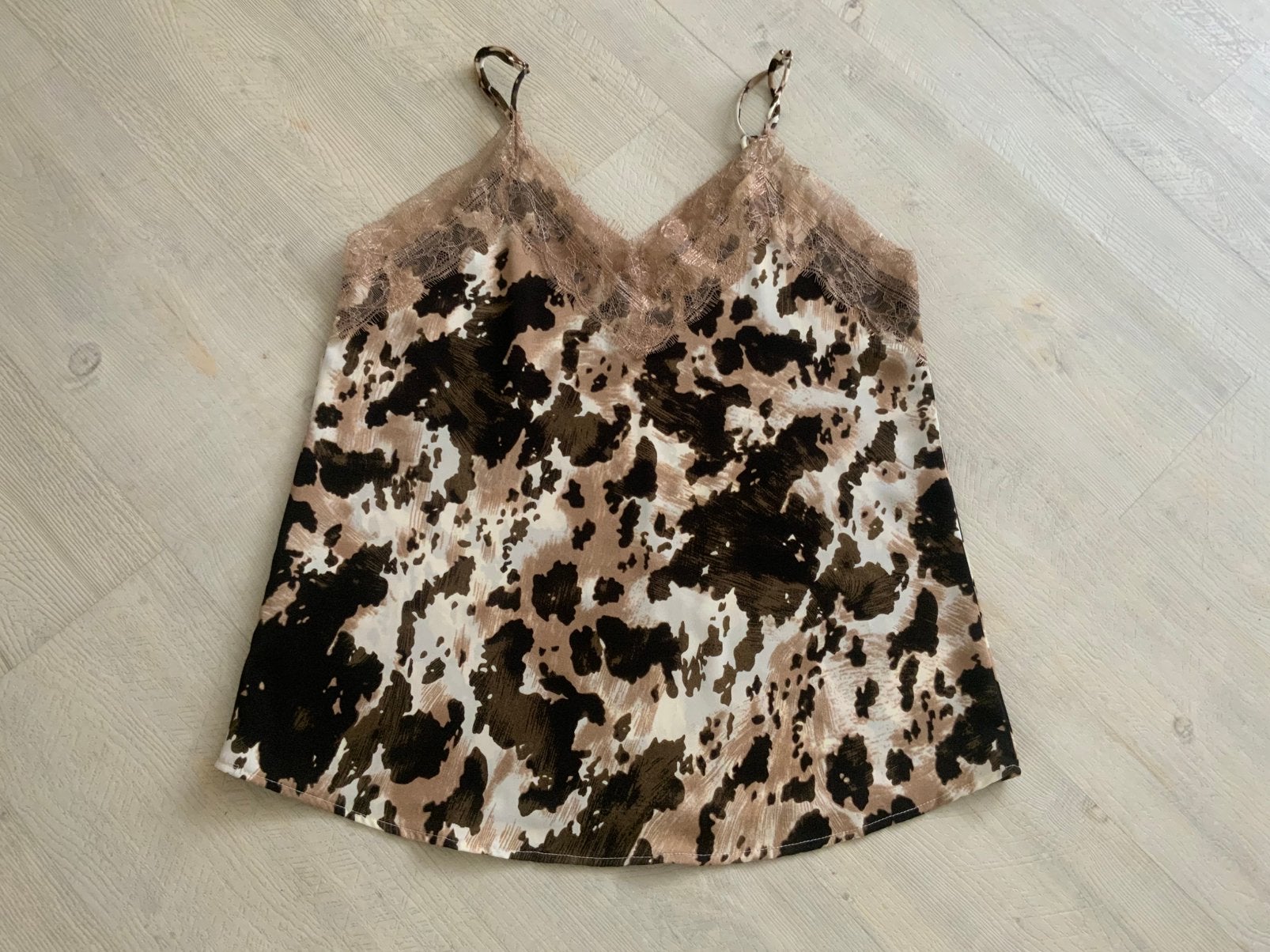 Joli top satiné taille 40 impeccable, Enlèvement, Comme neuf