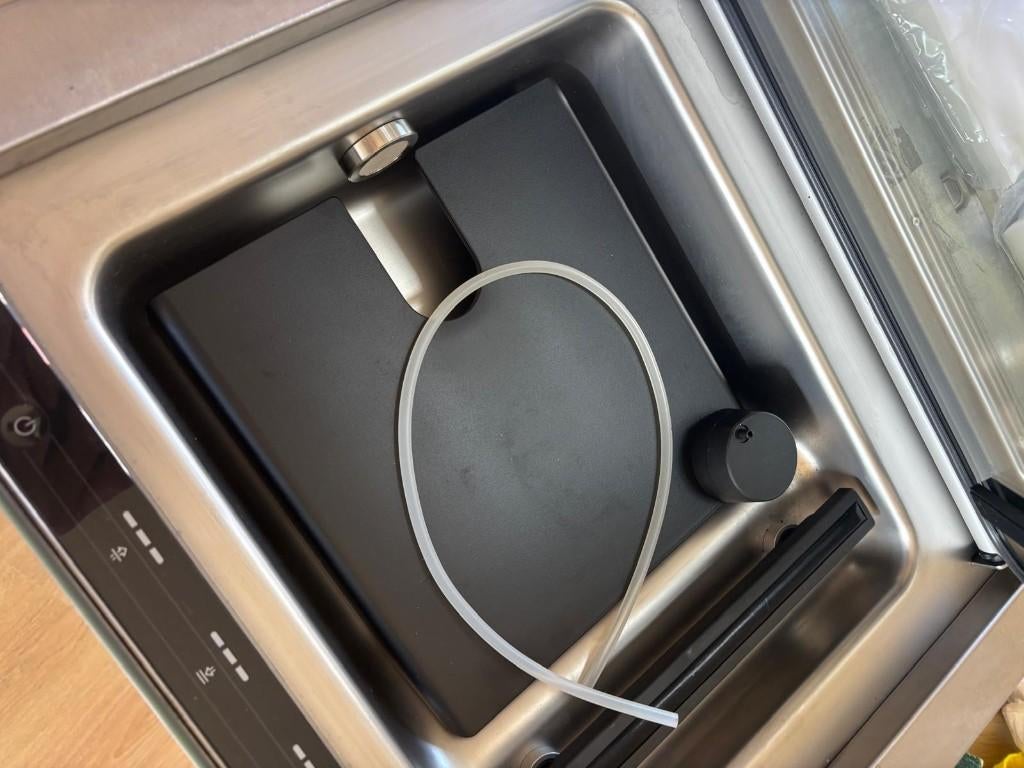 Miele EVS 7010 vacuümlade – zo goed als nieuw – zwart (OBS), Zwart, Zo goed als nieuw, Minder dan 100 cm, 50 tot 75 cm