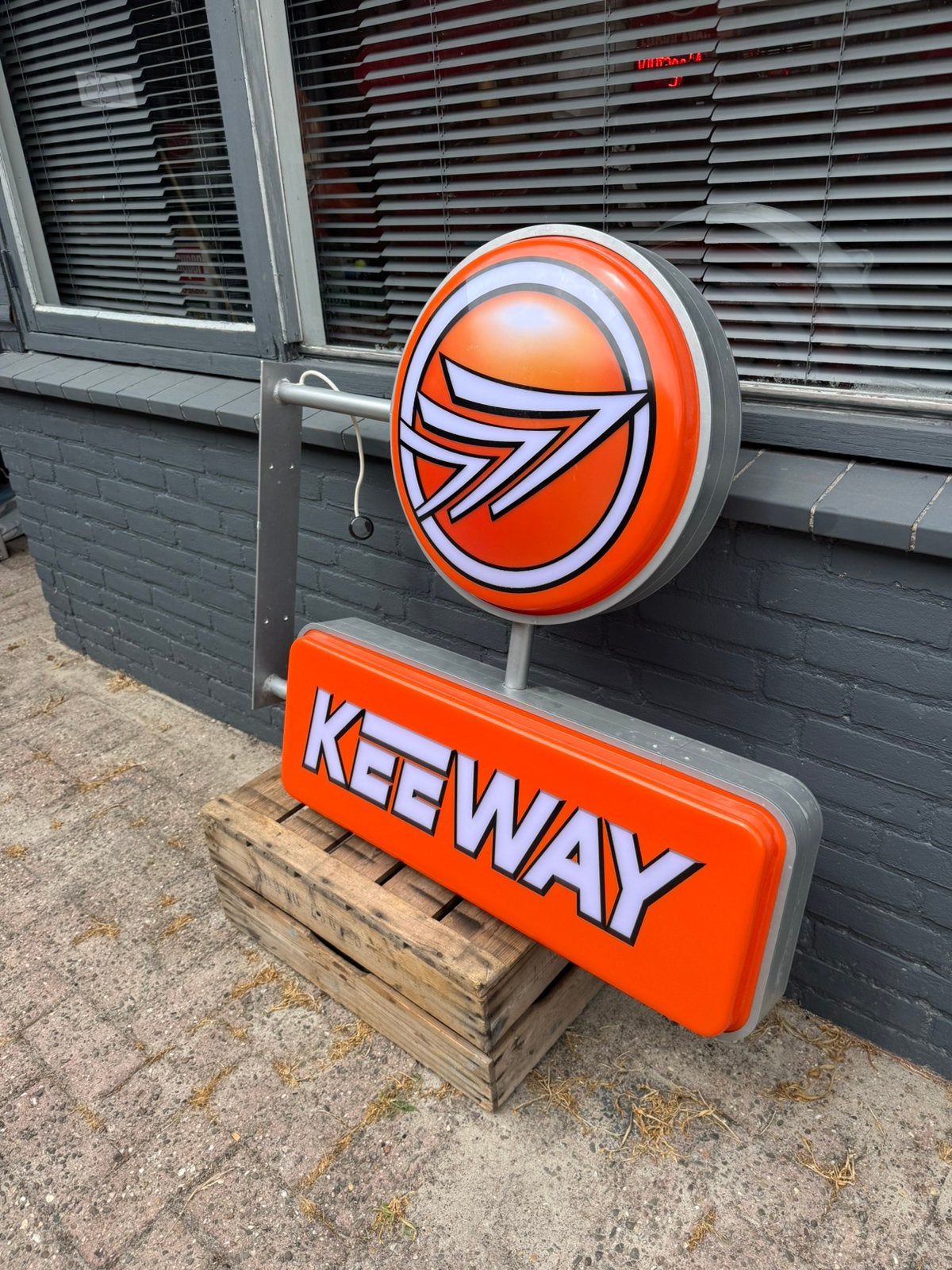 KEEWAY reclame lichtbak, Ophalen, Gebruikt, Lichtbak of (neon) lamp