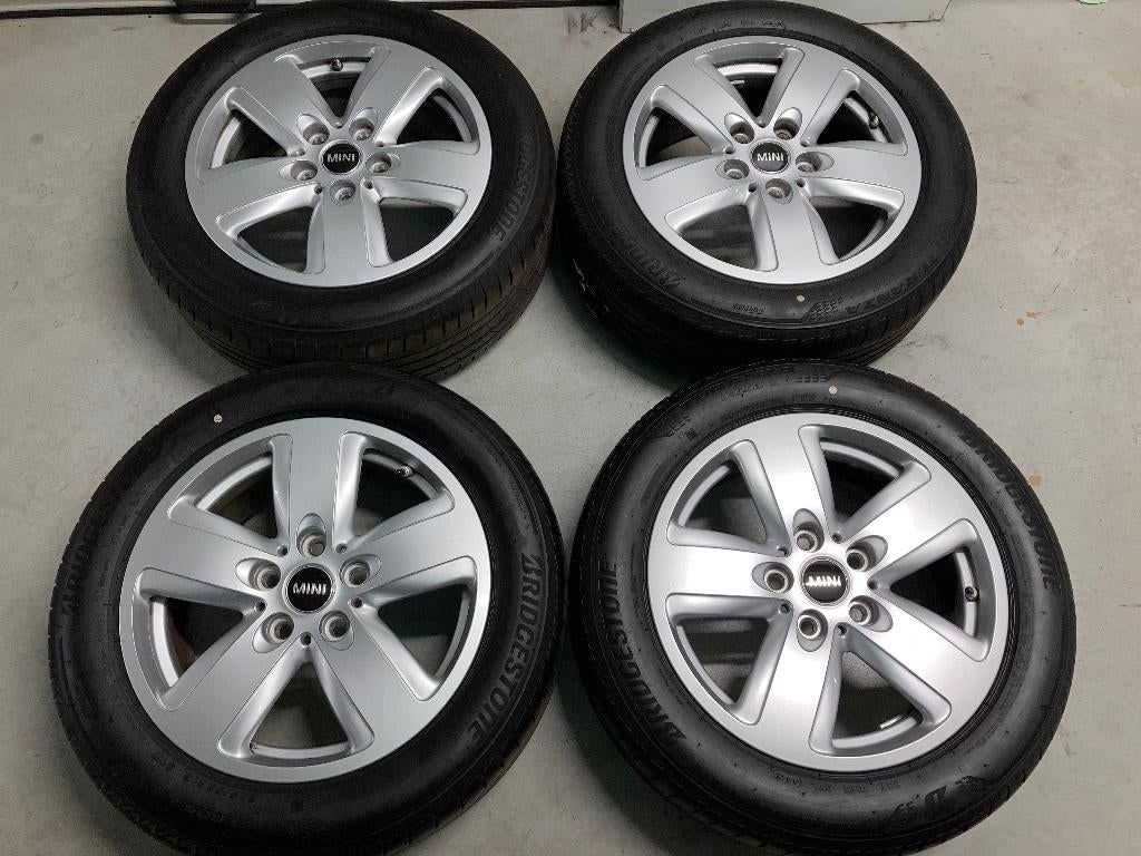 16 inch velgen met zomerbanden Mini Clubman F54 (2015-2024), Auto-onderdelen, Banden en Velgen, Ophalen, Gebruikt, 16 inch, Banden en Velgen
