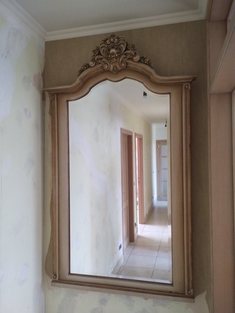 Kasteel spiegel te koop, Enlèvement