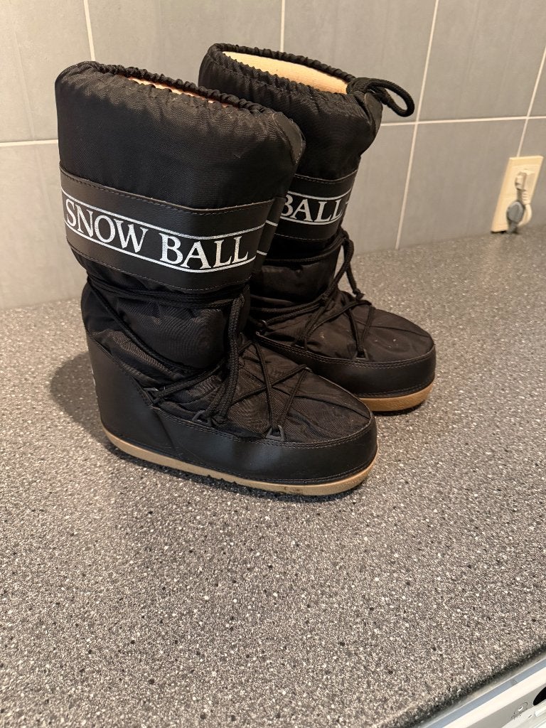 Moonboots, Sport en Fitness, Ophalen, Zo goed als nieuw, Snowboots