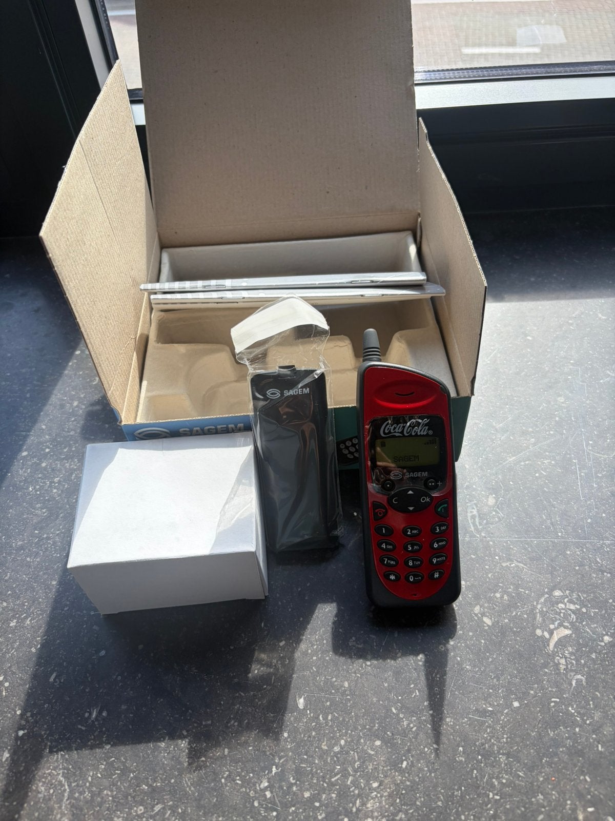 Sagem coca cola gsm, Collections, Enlèvement ou Envoi, Neuf