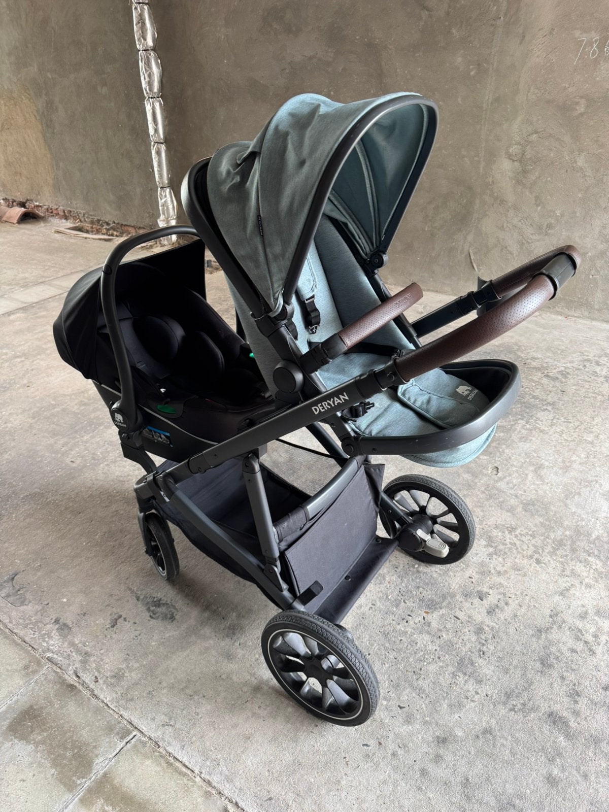 Kinderwagen / Buggy, Ophalen, Zo goed als nieuw, Combiwagen