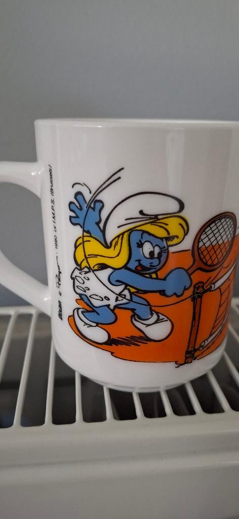 Mug vintage Schtroumpf thème du sport : tennis - 1990 Dixan, Collections, Schtroumpfs, Enlèvement ou Envoi, Comme neuf, Schtroumpfette