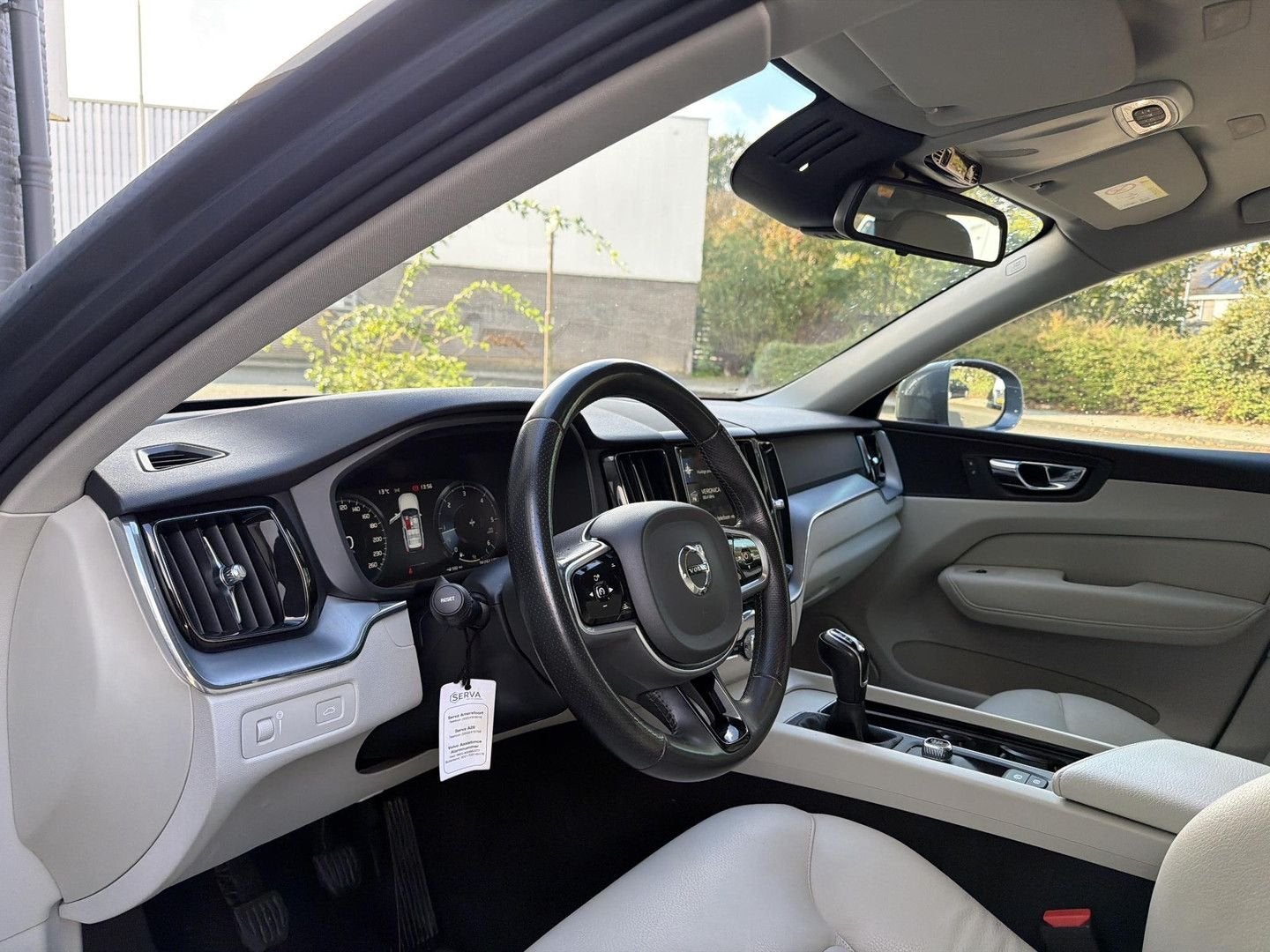 Volvo XC60 2.0 D3 Momentum | € 11.950,- NETTO! | Leder | Cru, Autos, Argent ou Gris, Achat, Entreprise, Boîte manuelle