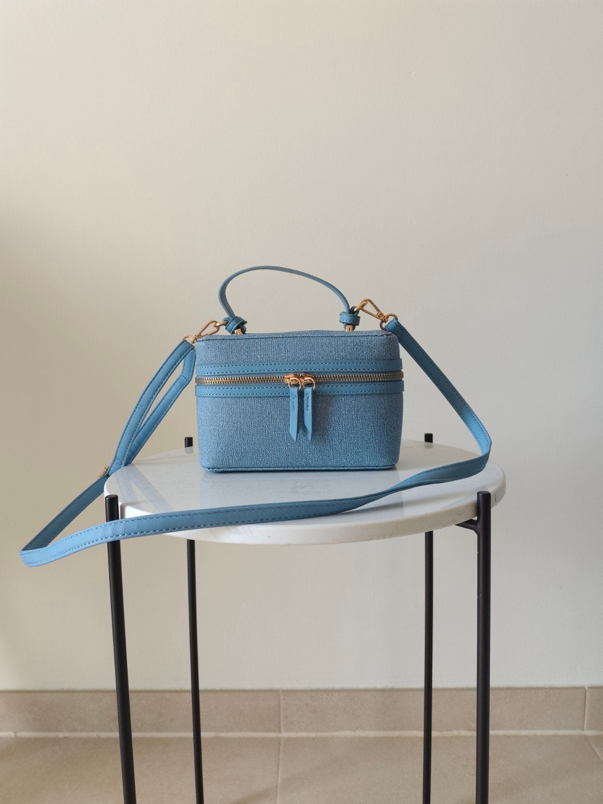 Sac à bandoulière Primark bleu clair neuf, Enlèvement ou Envoi, Neuf, Bleu, Sac à bandoulière