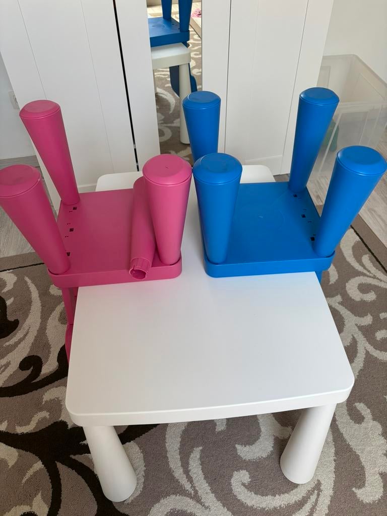 Table et chaises enfant ikea, Enfants & Bébés, Chambre d'enfant | Tables & Chaises, Enlèvement, Comme neuf, Table(s)