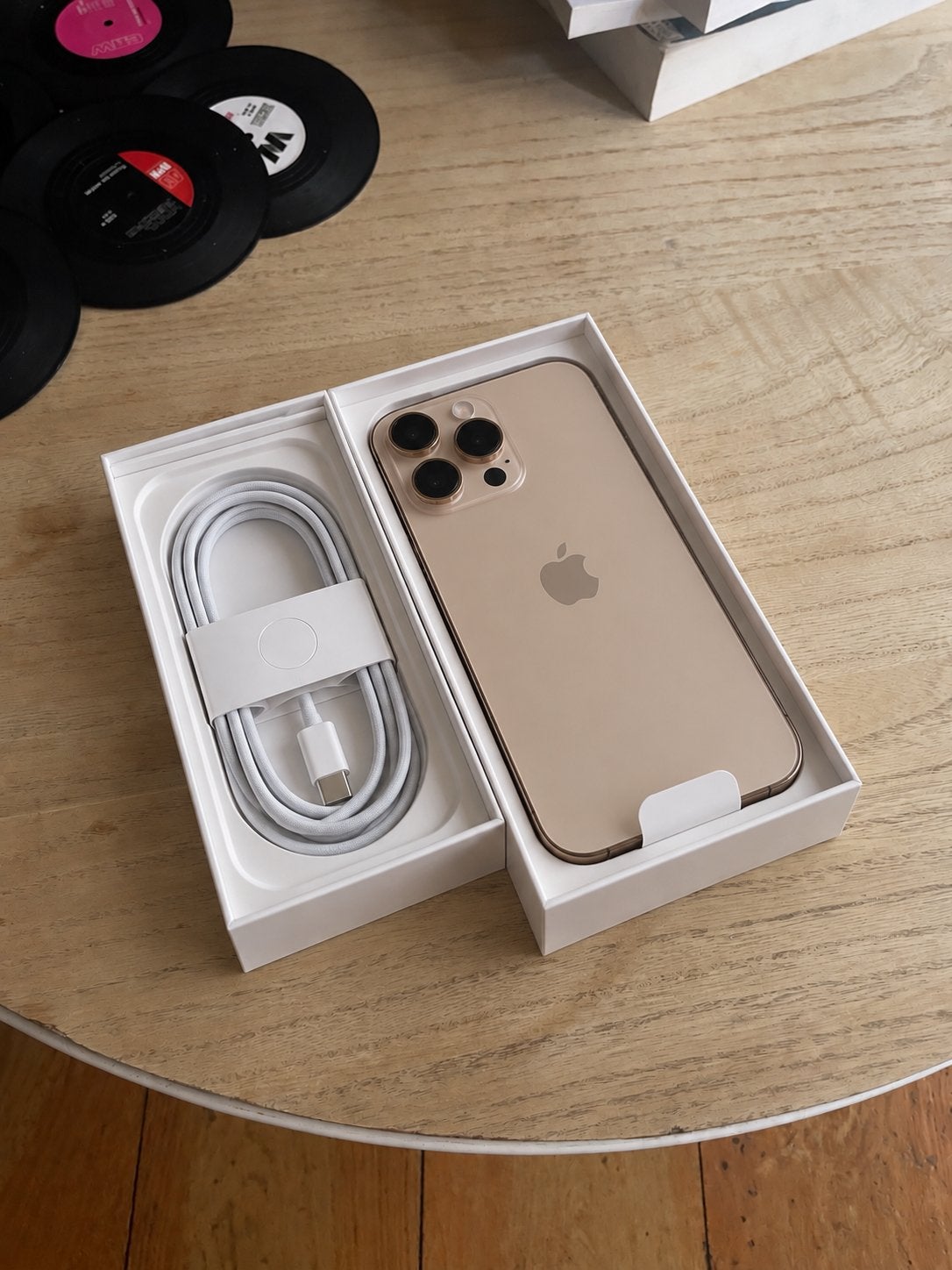 Iphone 16 pro 256GB désert titanium., Télécoms, 99 %, Or, Comme neuf, Enlèvement