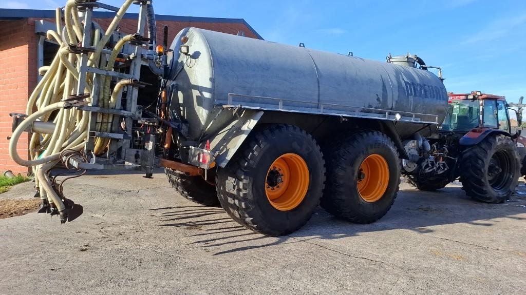 Dezeur aalbak 16500 liter, Zakelijke goederen, Landbouw | Werktuigen, Akkerbouw, Veehouderij, Gewasbescherming en Bemesting, Ophalen