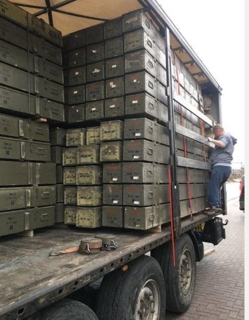 BOÎTES À MUNITIONS, BOÎTES MILITAIRES DE 300 CM DE LONG, Enlèvement