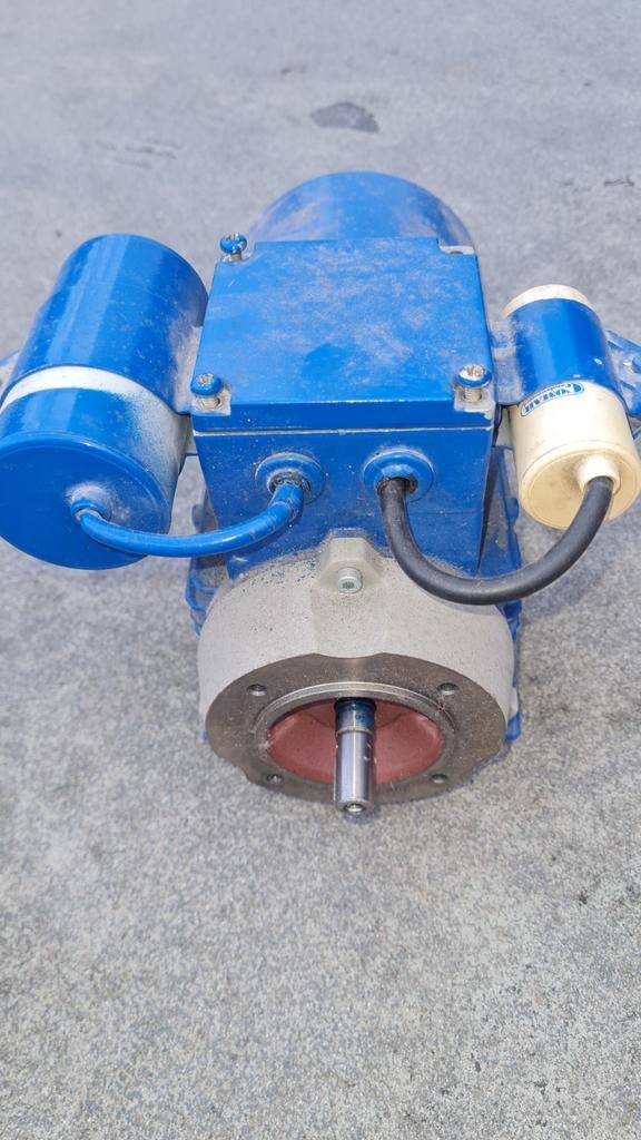 El motor, Doe-het-zelf en Bouw, Ophalen
