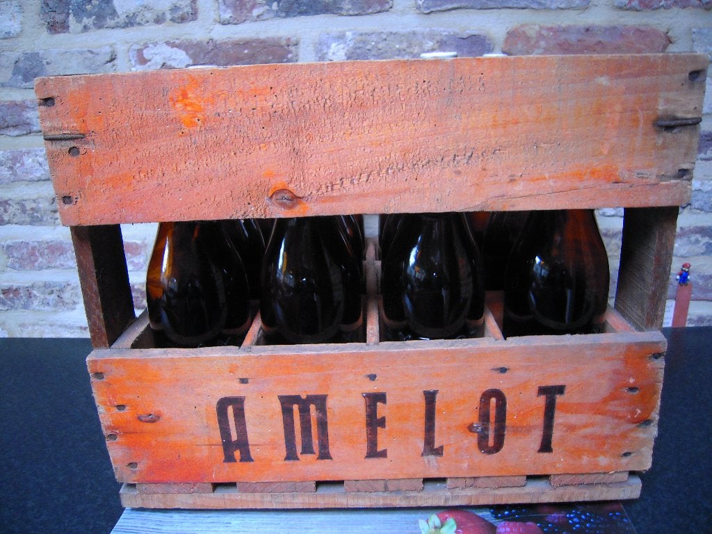 bruine bierflessen AMELOT ZELE. incl houten bak, Verzamelen, Ophalen, Gebruikt, Flesje(s), Overige merken