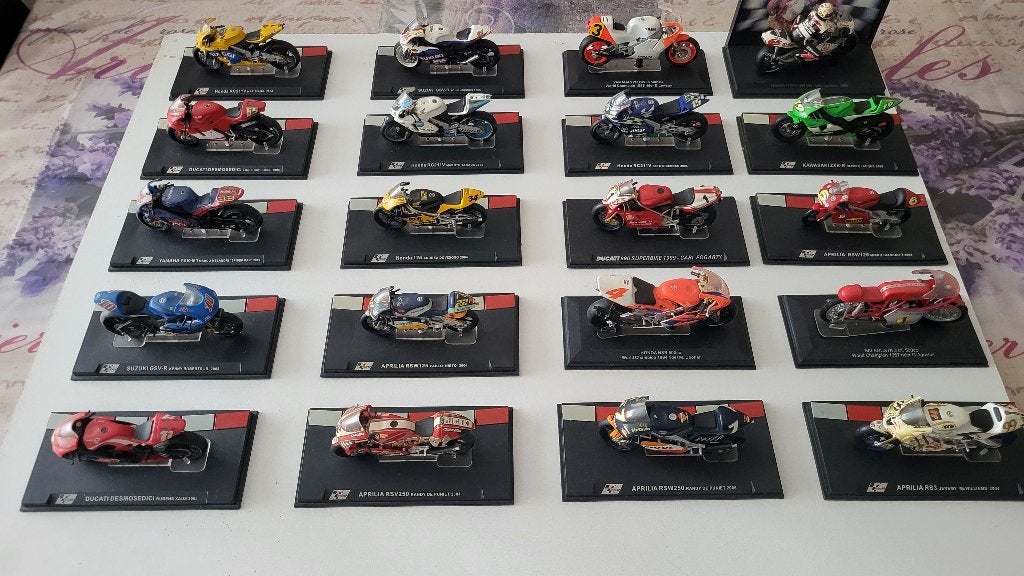 collection moto miniature, Hobby en Vrije tijd, Ophalen, Zo goed als nieuw