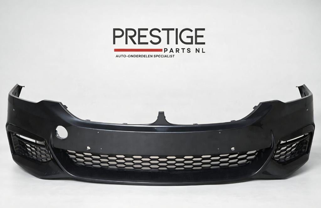 Voorbumper BMW 5 Serie G30 G31 M Pakket 6xPDC 51118064928, Gebruikt, -, Voor, Ophalen of Verzenden