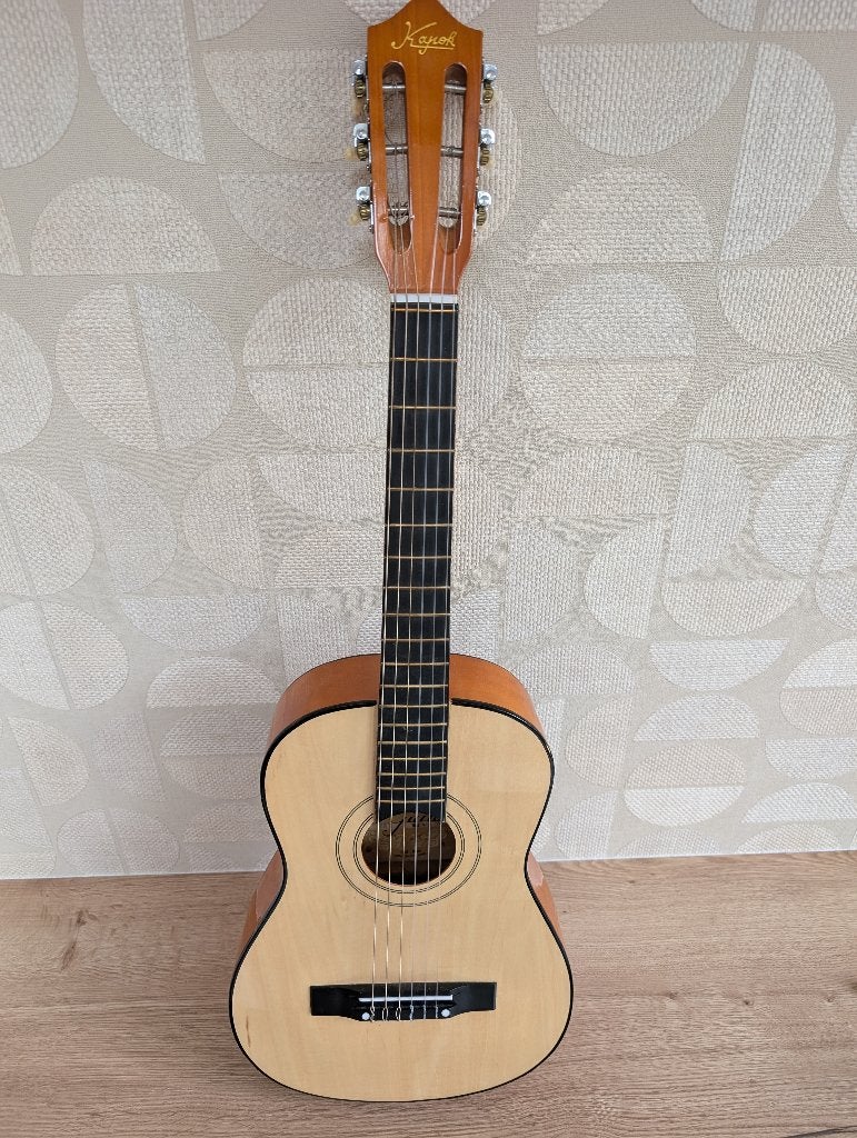 Guitare classique enfant Kapok Brand neuve + accessoires, Musique & Instruments, Instruments à corde | Guitares | Acoustiques