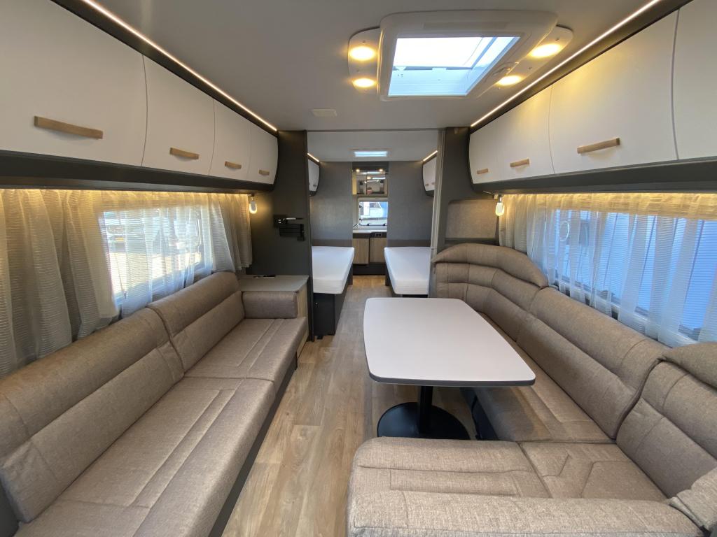 Dethleffs Beduin Scandinavia 670 BET, Schokbreker, Bedrijf, Dethleffs, 8 meter en meer