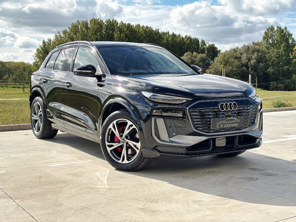 Audi Q6 e-tron - 2026 - 2427km - 100 kWh 55 Quattro S line *, Auto's, Dealer onderhouden, Alcantara, Zwart, 5 zetels
