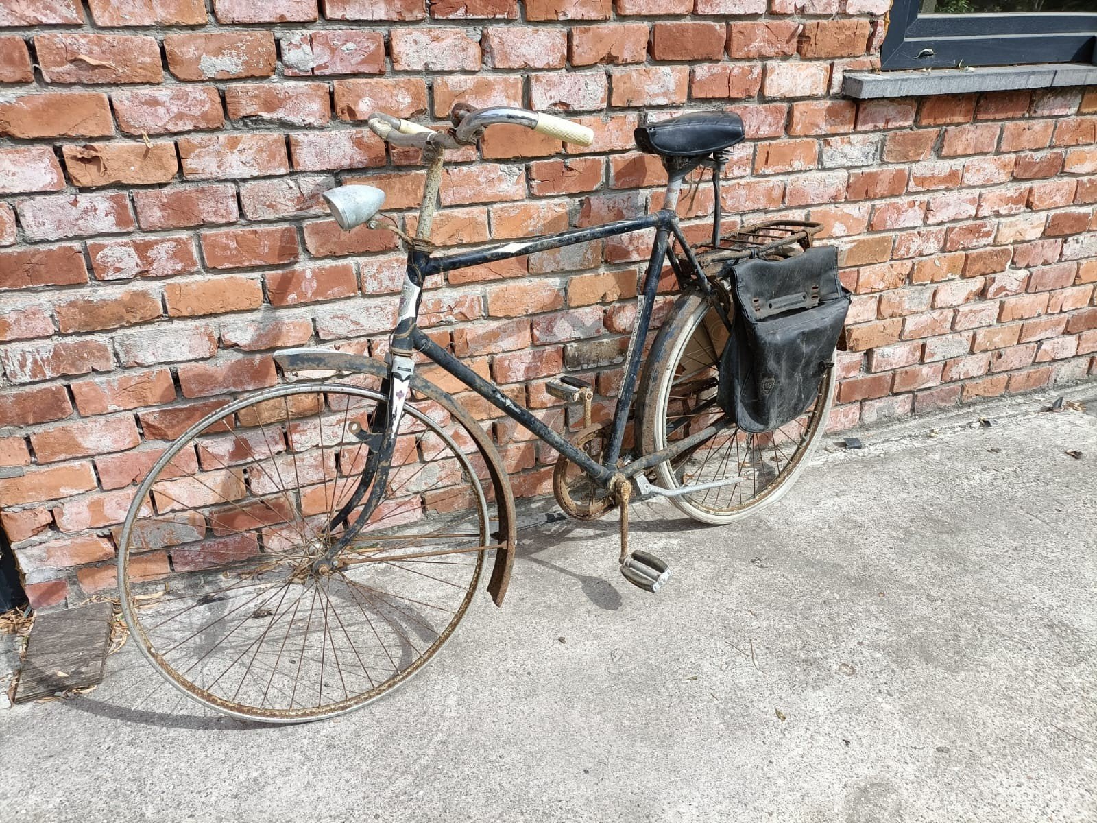 Antieke fiets, Enlèvement