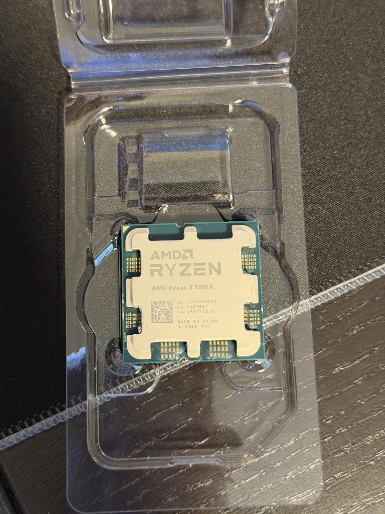 AMD Ryzen 5 7600X AM5 Processor - werkt perfect, Computers en Software, Processors, Zo goed als nieuw, 4 Ghz of meer, Ophalen