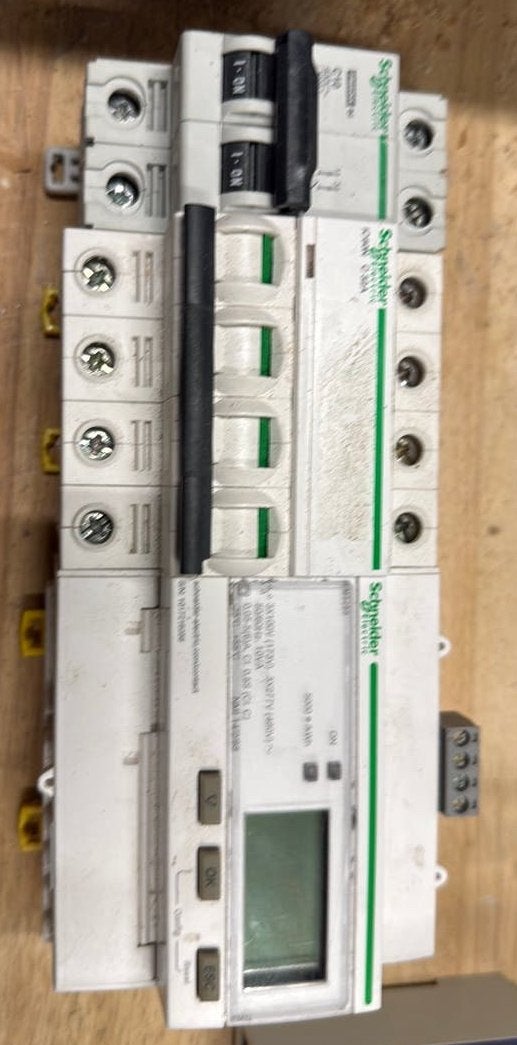 Compteur et sectionneur Schneider tetrapolaire, Bricolage & Construction, Électricité & Câbles, Enlèvement ou Envoi, Comme neuf
