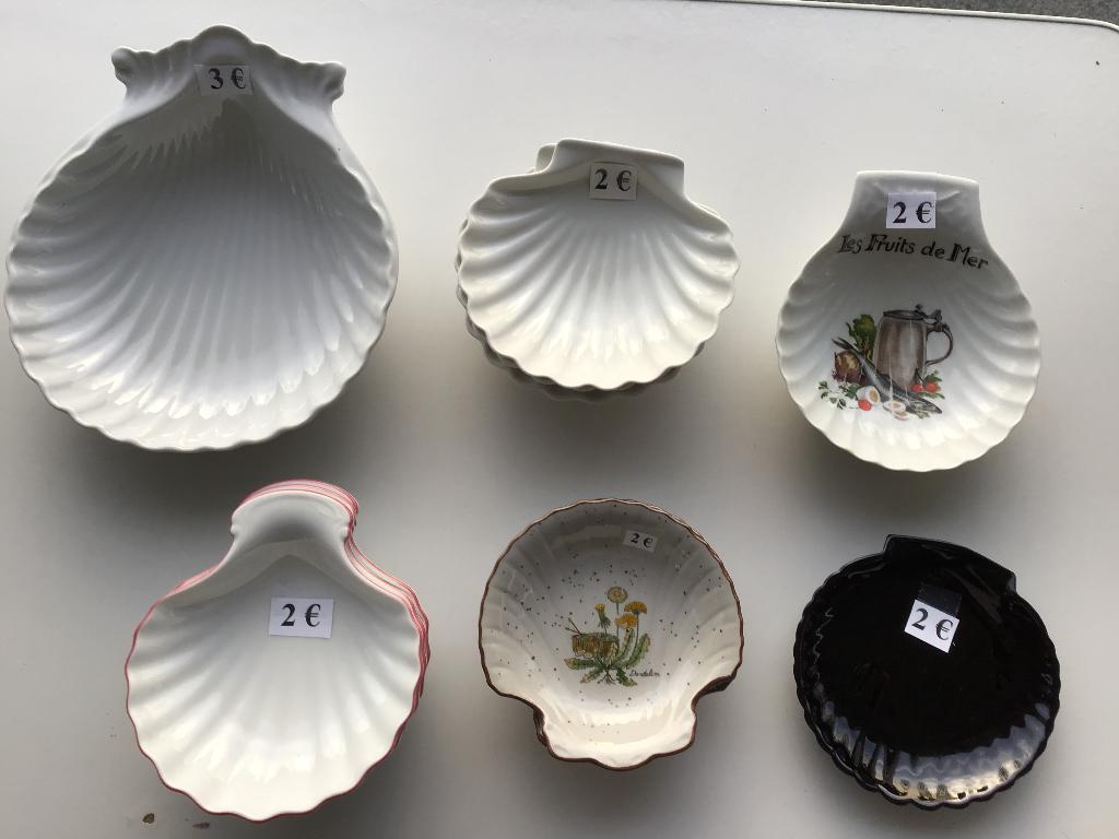 diverse schelpen in porselein of keramiek, Huis en Inrichting, Keuken | Servies, Ophalen of Verzenden, Zo goed als nieuw, Keramiek