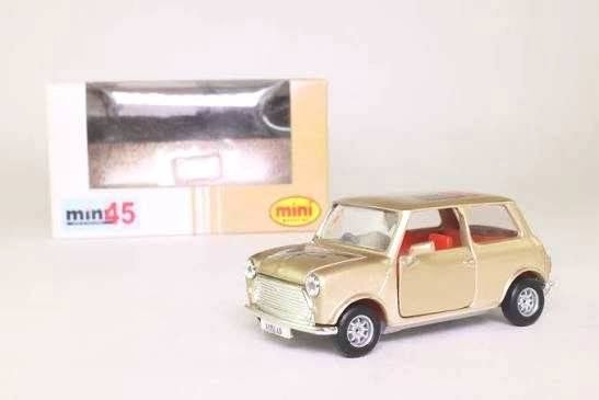 Mini 45 IMM 2004 Limited Edition Corgi H182002., Enlèvement ou Envoi, Comme neuf, Voiture